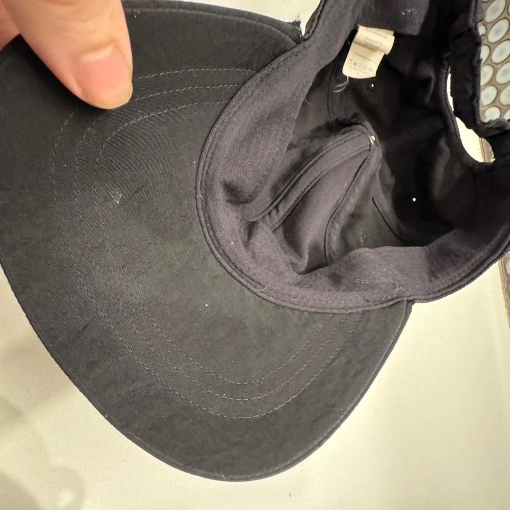 Lululemon Hat Cap‎ One Size Black Lightweight Running Hat Adjustable Strap Back